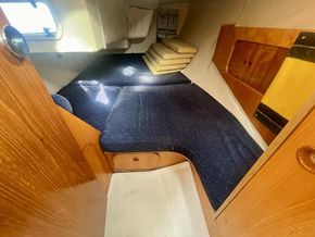 1990 Beneteau First 32s5 27