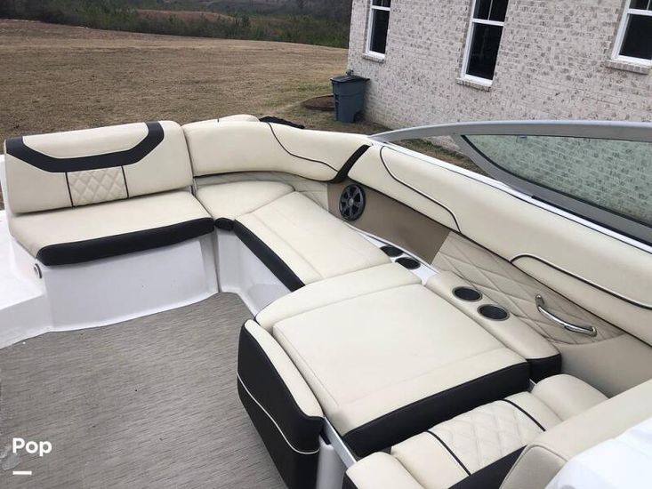 2018 Regal 22 fasdeck