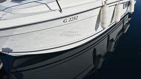 Jeanneau Merry Fisher 695  - Hull Close Up