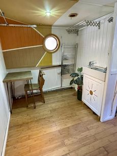Beautiful 56ft x 10ft Narrow-Widebeam