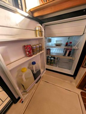 5 Galley (17)