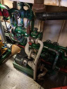 WELL MAINTAINED SINGLE SCREW TUG FOR SALE