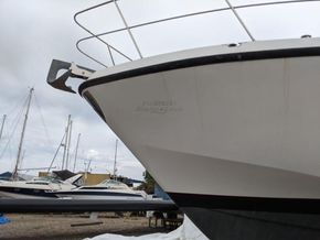 Powles 46 Aft cabin and flybridge - Bow