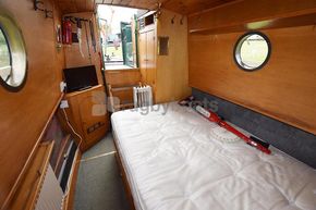 Bedroom aft