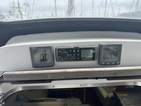 2010 Hunter Legend 41 Deck Saloon 19