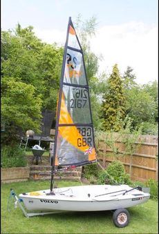 RS Tera 2167 - race rigged, 3 sails, launch trolley