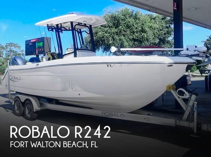 2023 Robalo r 242