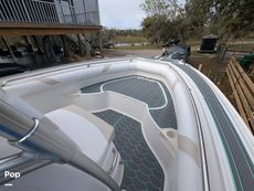 2004 Boston Whaler 240 Outrage