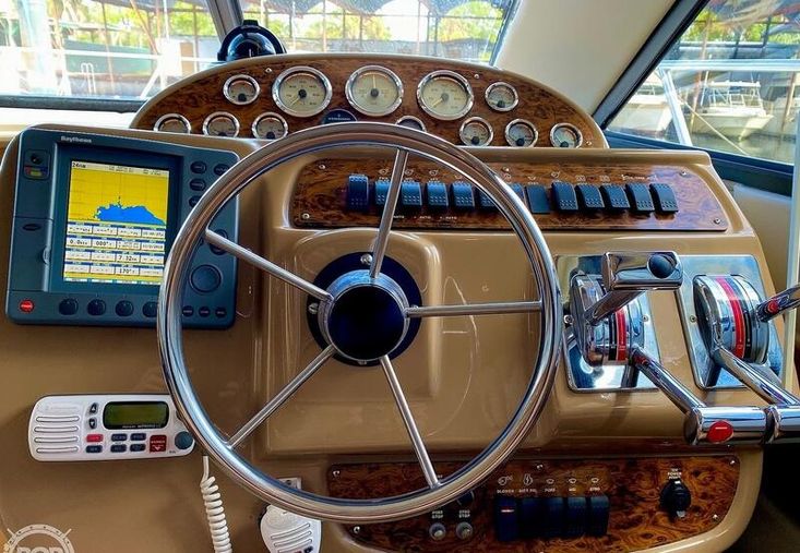 2001 Bayliner 3488 command