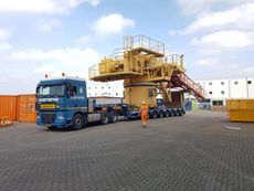 Liebherr BOS 2600 & 4200 Liptronic 20 & 40 Ton Luffing Cranes