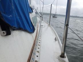 Sadler 29 Sailing Yacht - Side Deck