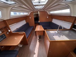2015 Bavaria Cruiser 37 13