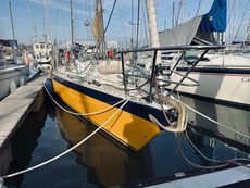 1982 Oyster 37