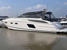 2018 Princess V48 with Seakeeper Gyro