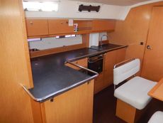 2011 BAVARIA 45 CRUISER