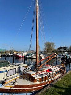 Classic Sailing Sloop – Teak, Epoxy Hull