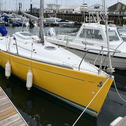 2000 Beneteau First 211