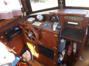 Seamaster 28 Commodore Aft Cabin - Helm