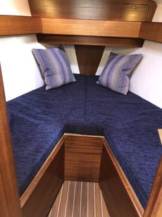 Delphia 29 swing keel yacht
