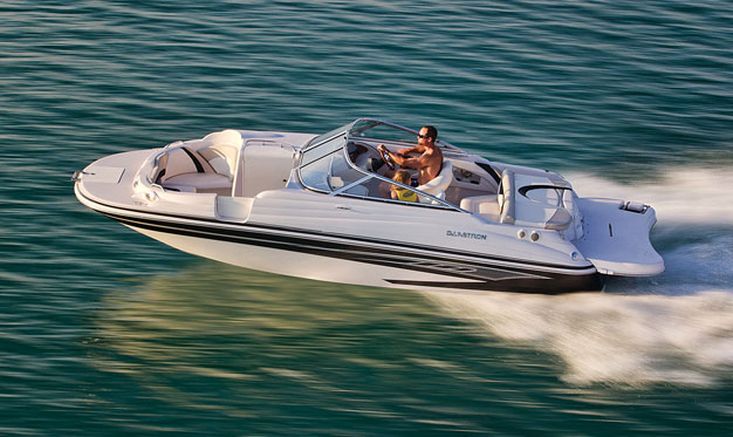 Glastron Deck Boats DX 215 DB