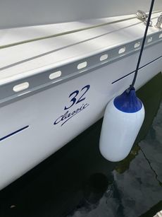 Beautifully maintained Dufour 32 Classic wheel steering shoal draft