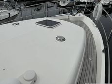 2000 Hardy Marine 32 Commander