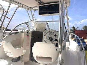 Seaquest 2250  - Side Deck