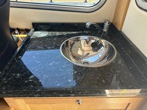 Kingfisher 35 SE  - Galley