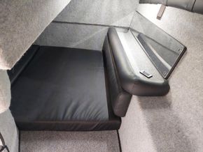 Rinker Fiesta Vee 266  - Aft Cabin