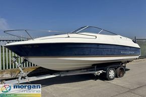 Bayliner 2252 - side view