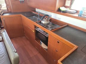 Beneteau Oceanis 45  - Galley