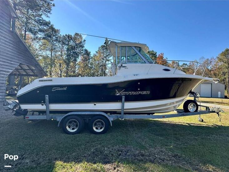 2006 Seaswirl 2600 striper