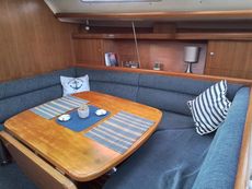 Hunter Legend 38 2007 bilge keel Perfect