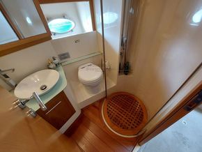 Rodman Muse 44 Flybridge - Heads