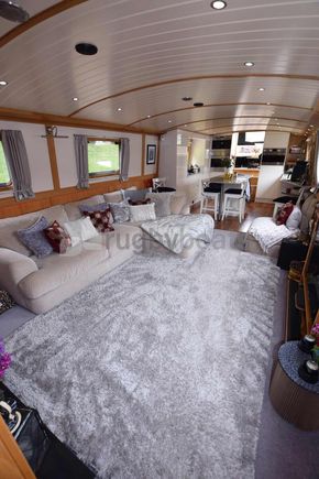 Saloon aft