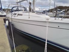 Hunter Legend 38 2007 bilge keel Perfect
