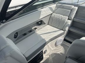 2025 Regal 28 Express - Spring Sale! 10