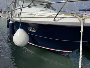 Nimbus 380 Commander  - Hull Close Up