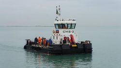SHALLOW DRAFT MULTICAT  WORKBOAT WITH DECK CRANE AND LARGE DECK SPACE