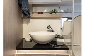 Jeanneau Cap Camarat 9.0 WA - wash basin in toilet compartment