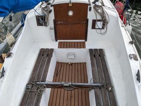 Hunter 701 Lifting keel - Cockpit