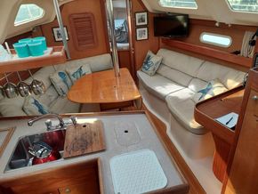 Hunter Legend 340  - Cabin 