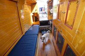Stern cabin aft