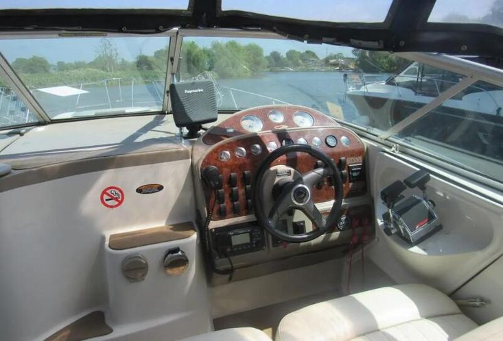 2000 Maxum 2800 Scr