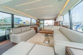 Prestige 690 Fly