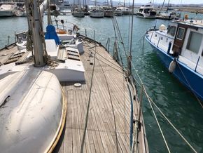 Orlando 49 Canoe Stern - Side Deck