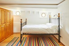 Beautiful houseboat for modern London living, SW10