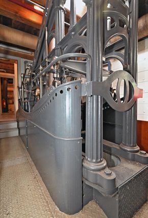 Motala balance steam engine 1 (2)