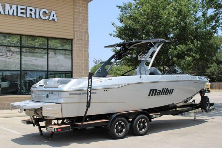 2019 Malibu wakesetter 25 lsv