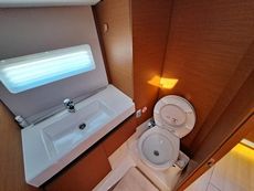 2022 Jeanneau Sun Odyssey 490